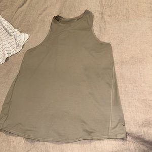 Lululemon work out shirt size 6